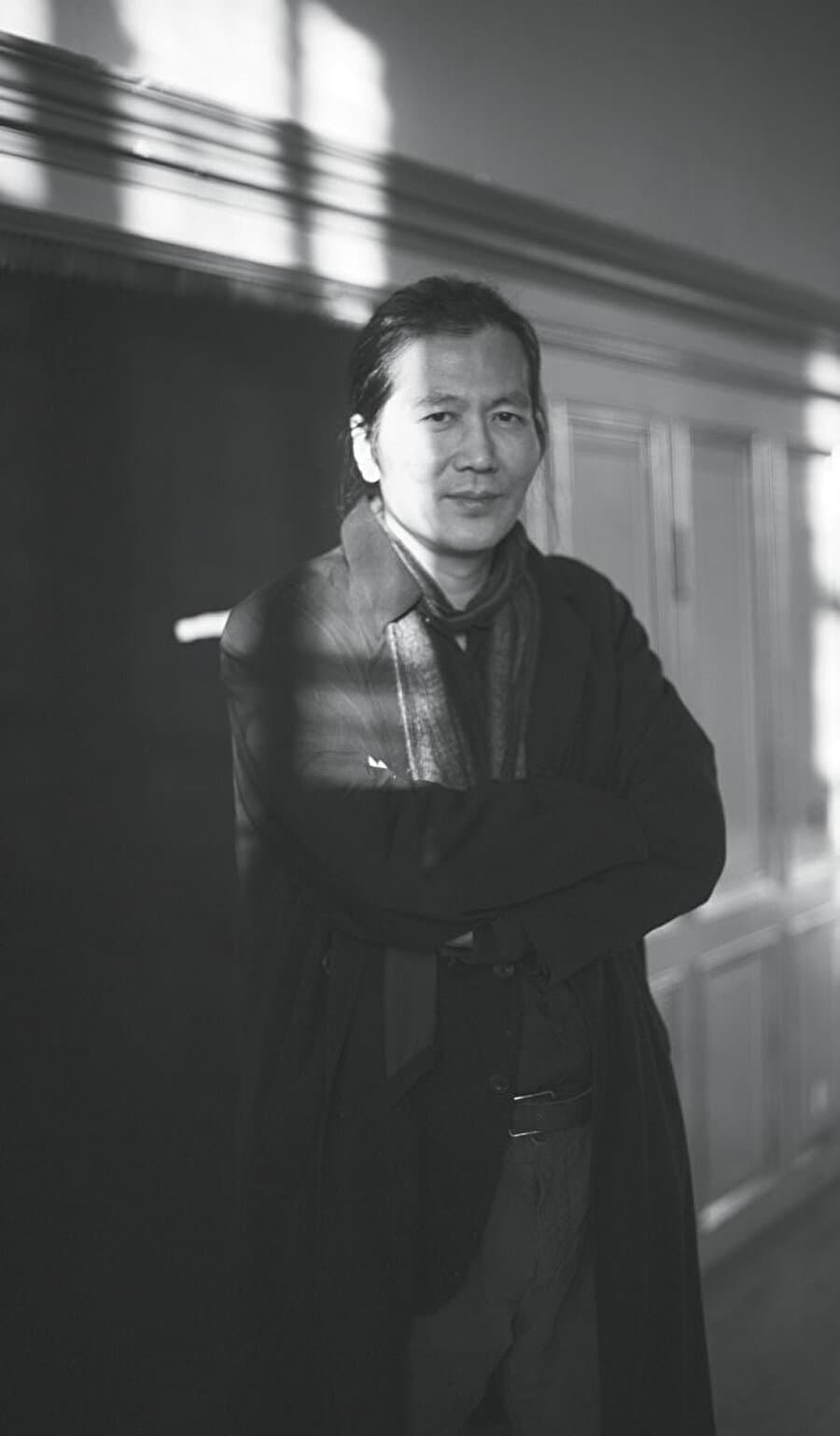 Byung-Chul Han - Kendine yabancılaşan kişi, her yere ait ama hiçbir yere kök salamaz.